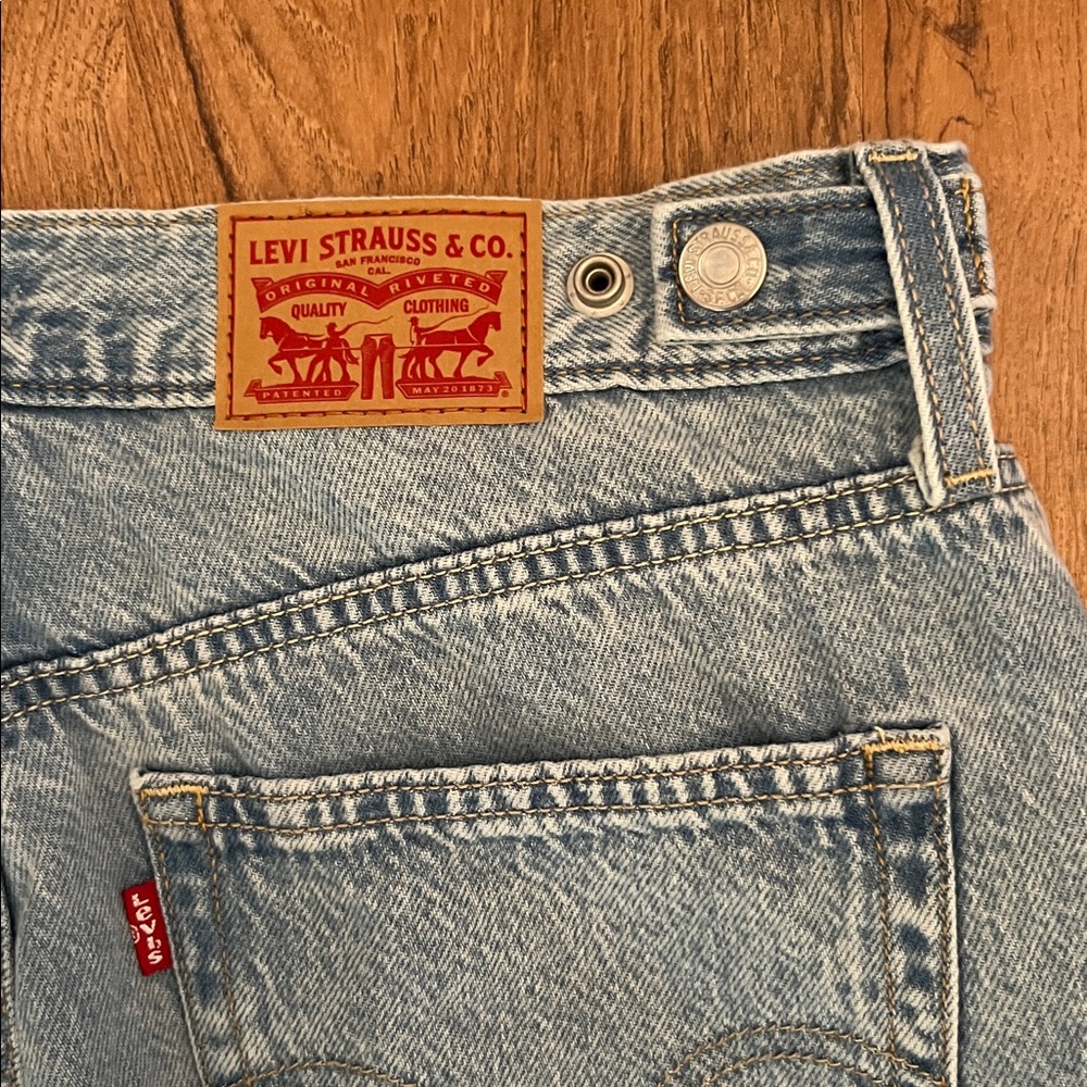 NWT Levi’s Cinch Baggy Jeans - Picture 12 of 16
